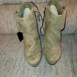 GBG Olive Green Pumps